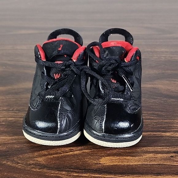 Kids 9 Jordan Dub Zero Mid Athletic Shoes Black Red Size 4.5 C - Picture 6 of 11
